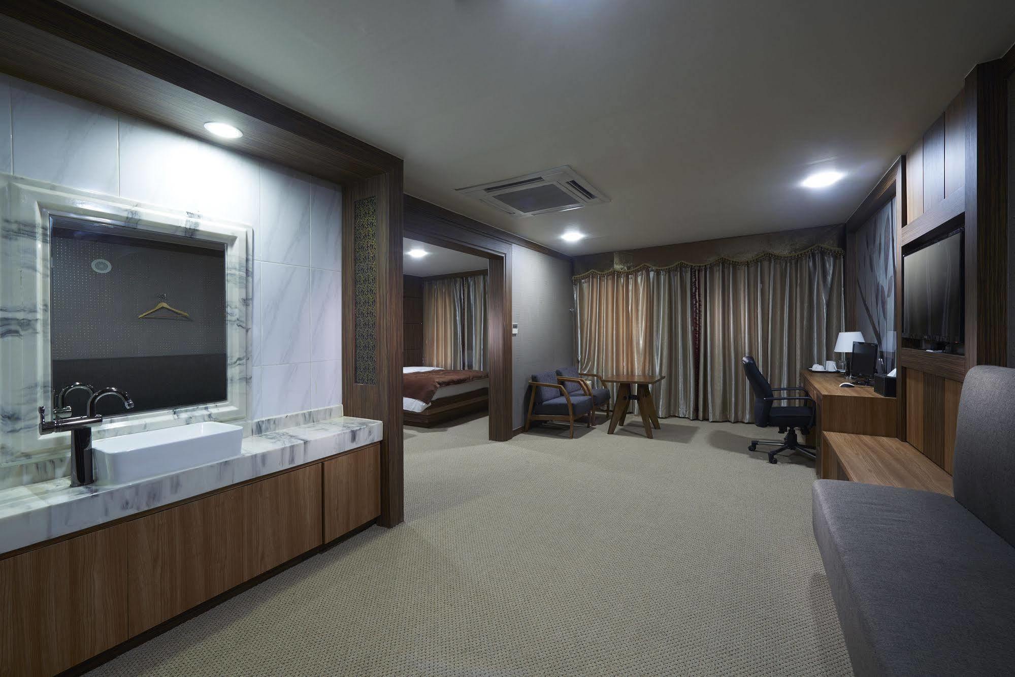 Benikea Premier Hotel Siheung المظهر الخارجي الصورة